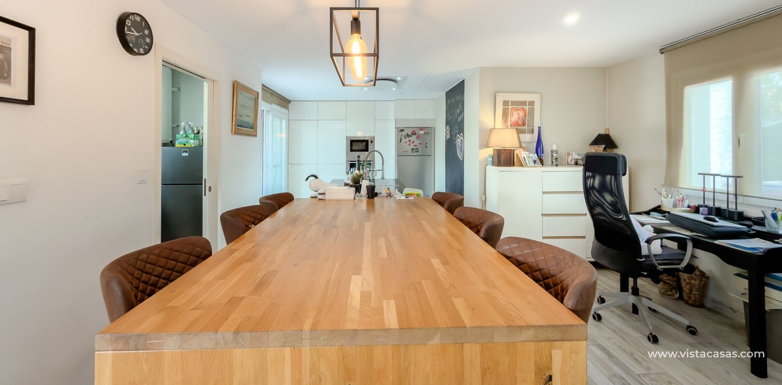 Sale - Villa - Torrevieja - Torretas