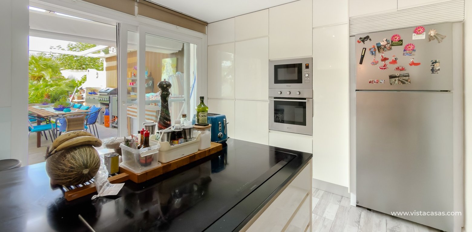 Sale - Villa - Torrevieja - Torretas