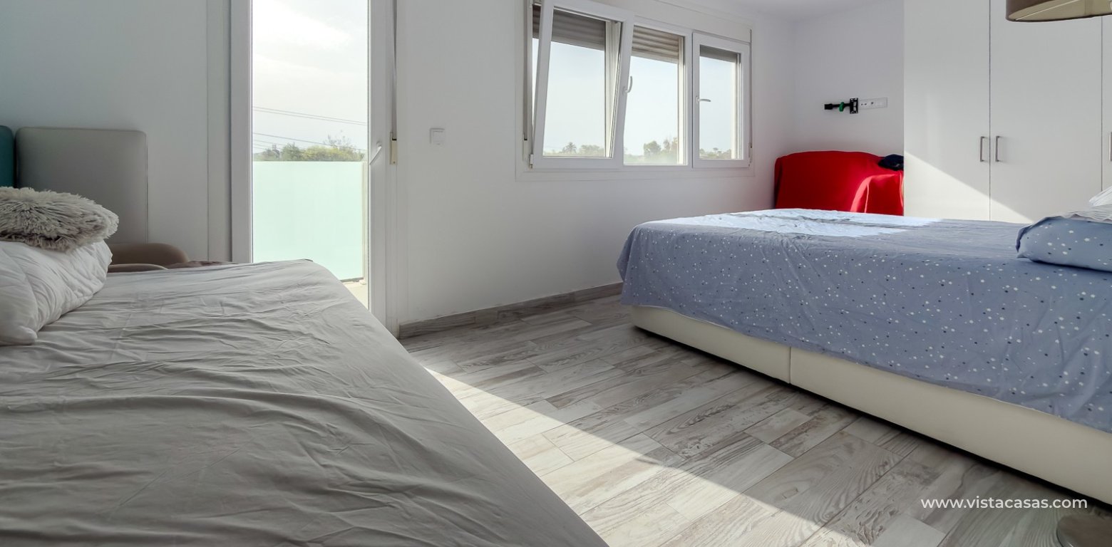 Sale - Villa - Torrevieja - Torretas