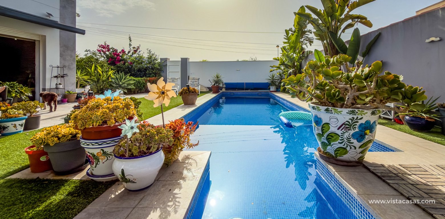 Sale - Villa - Torrevieja - Torretas