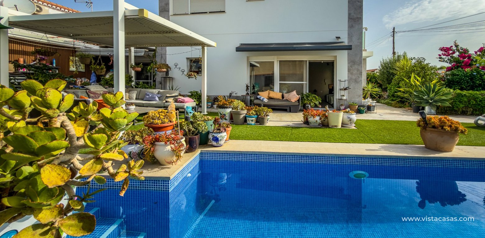 Sale - Villa - Torrevieja - Torretas