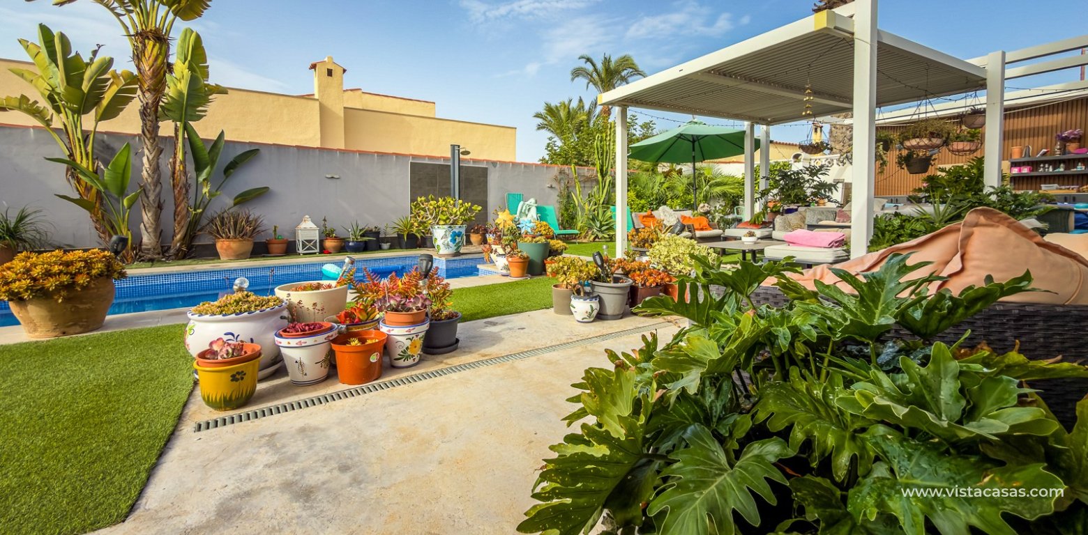 Sale - Villa - Torrevieja - Torretas