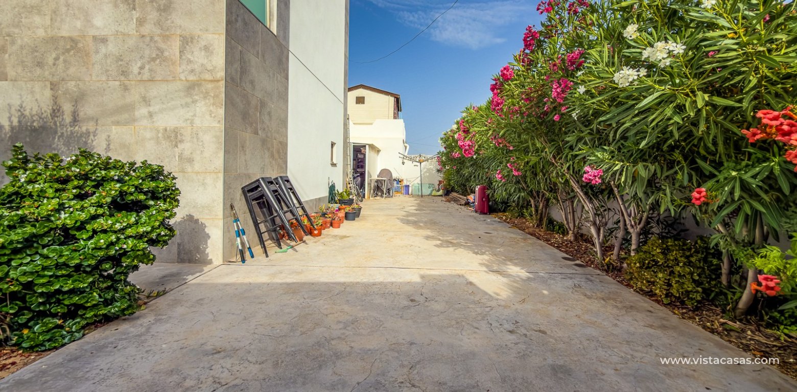 Sale - Villa - Torrevieja - Torretas