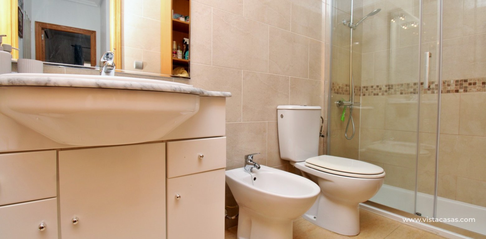 3 Bedroom Quad for Sale in Torregolf IV Pau 8 Villamartin bathroom