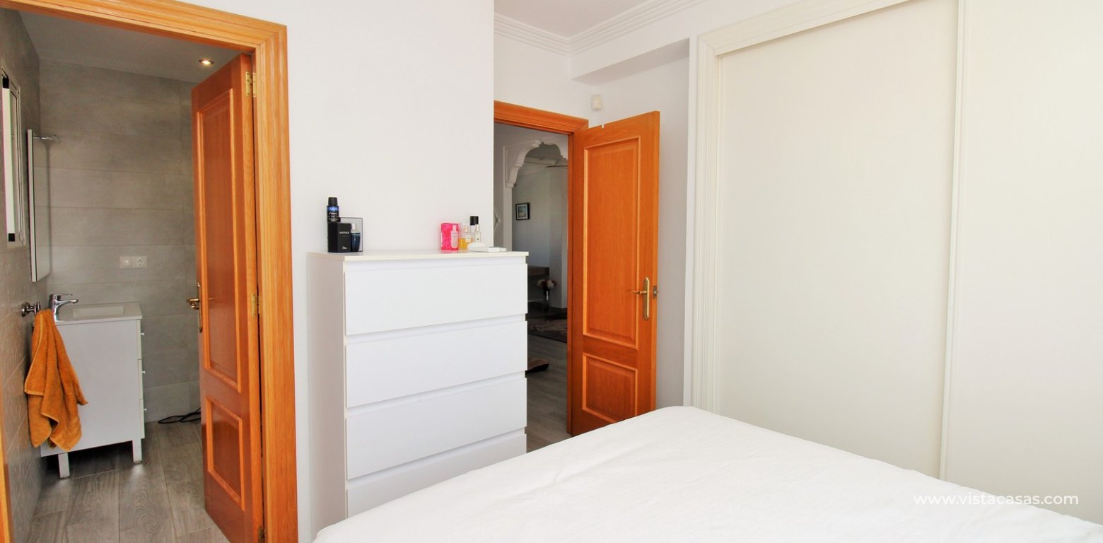 Renovated Penthouse in Las Violetas Villamartin master en-suite