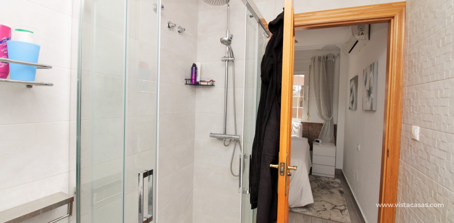 Renovated Penthouse in Las Violetas Villamartin en-suite shower