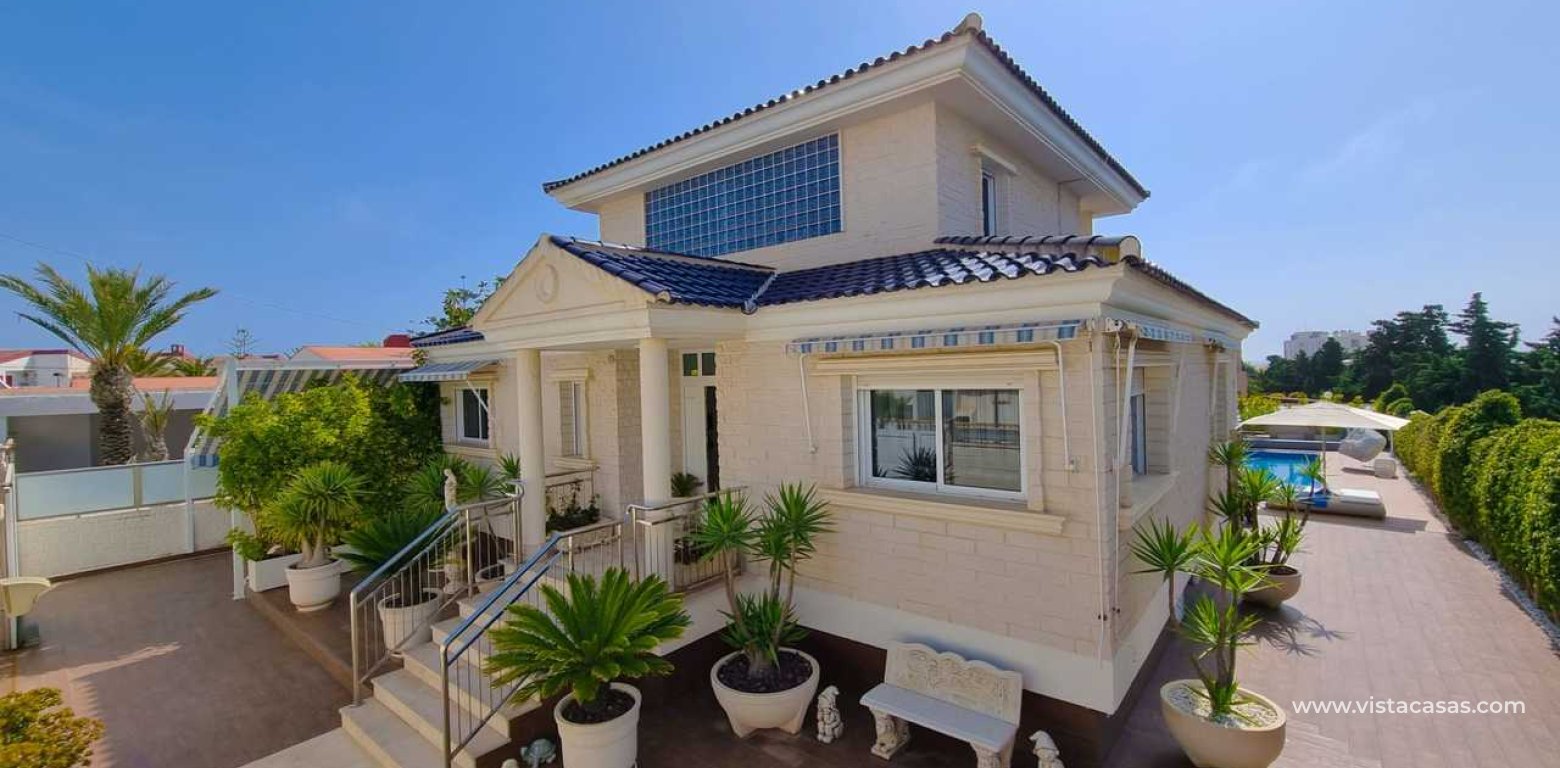 Sale - Villa - Torrevieja - La Mata