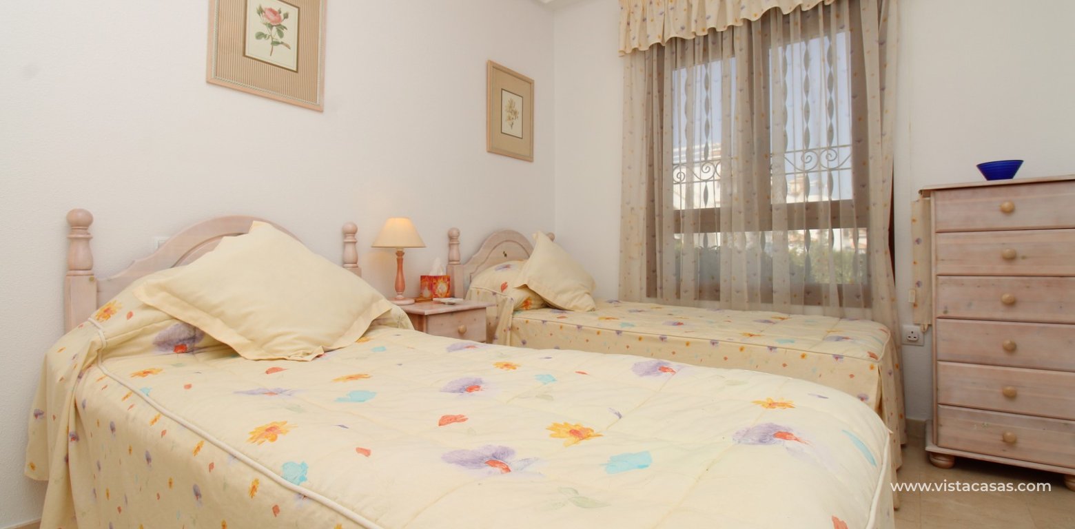 Ground Floor Apartment for sale in R9 Pau 8 Villamartin Master bedroom