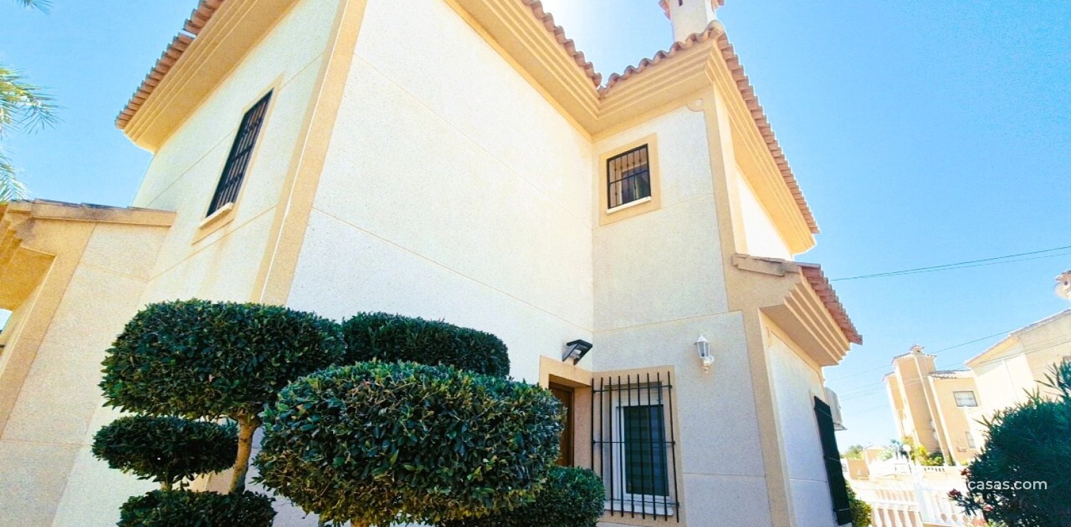 Sale - Villa - Villamartin