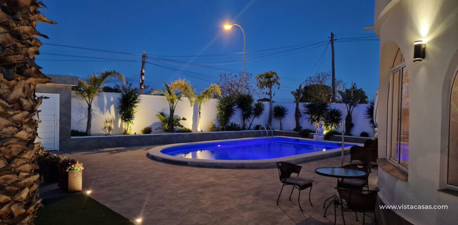 Sale - Villa - Torrevieja
