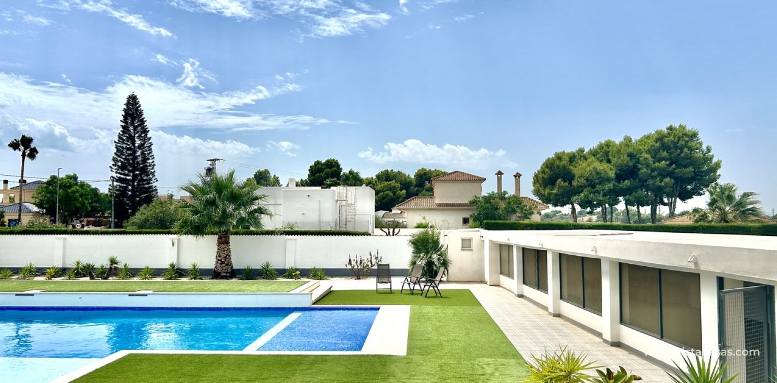 Resale - Villa - Los Montesinos