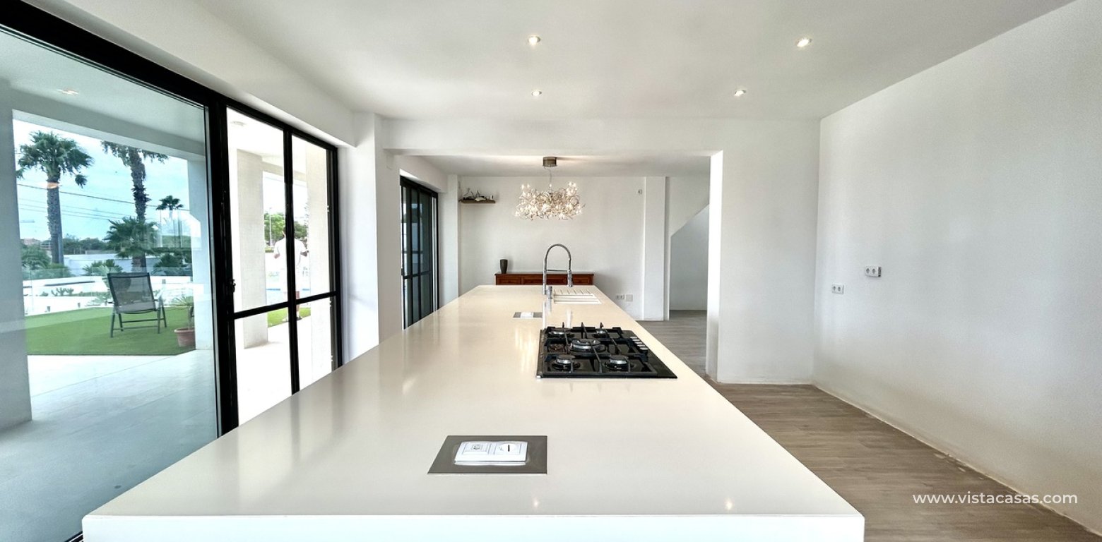 Resale - Villa - Los Montesinos