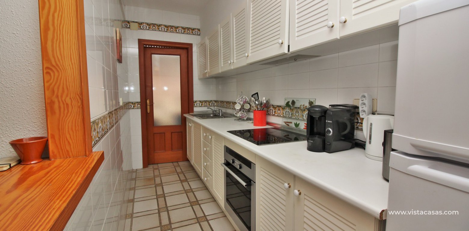 Apartment with tourist licence for sale in the Villamartin Plaza kitchen