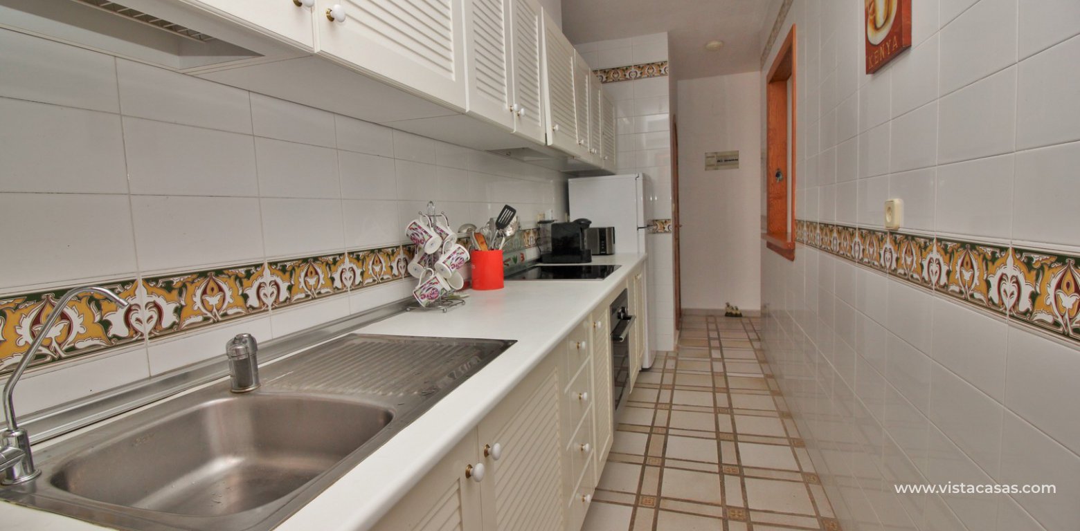 Apartment with tourist licence for sale in the Villamartin Plaza kitchen 2