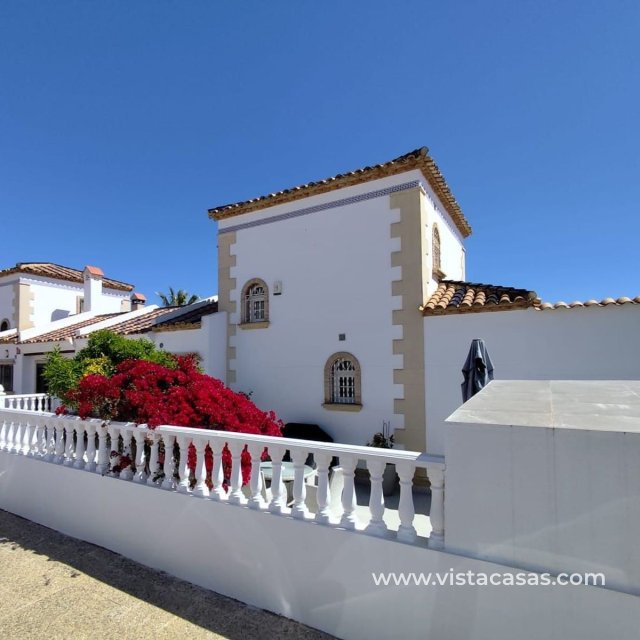 Villa - Sale - Villamartin - 