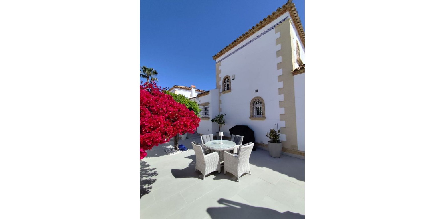 Sale - Villa - Villamartin - 