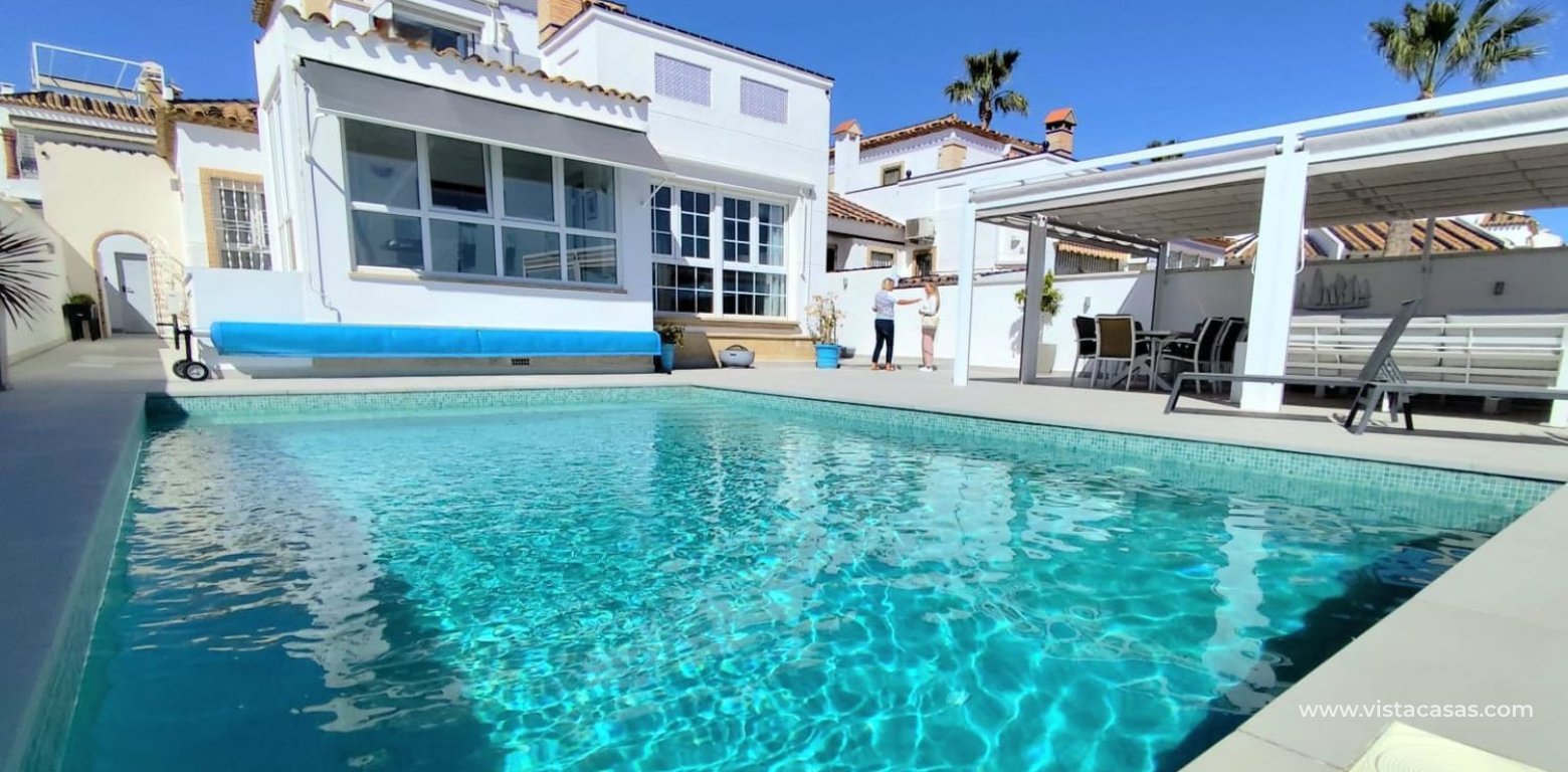 Sale - Villa - Villamartin - 