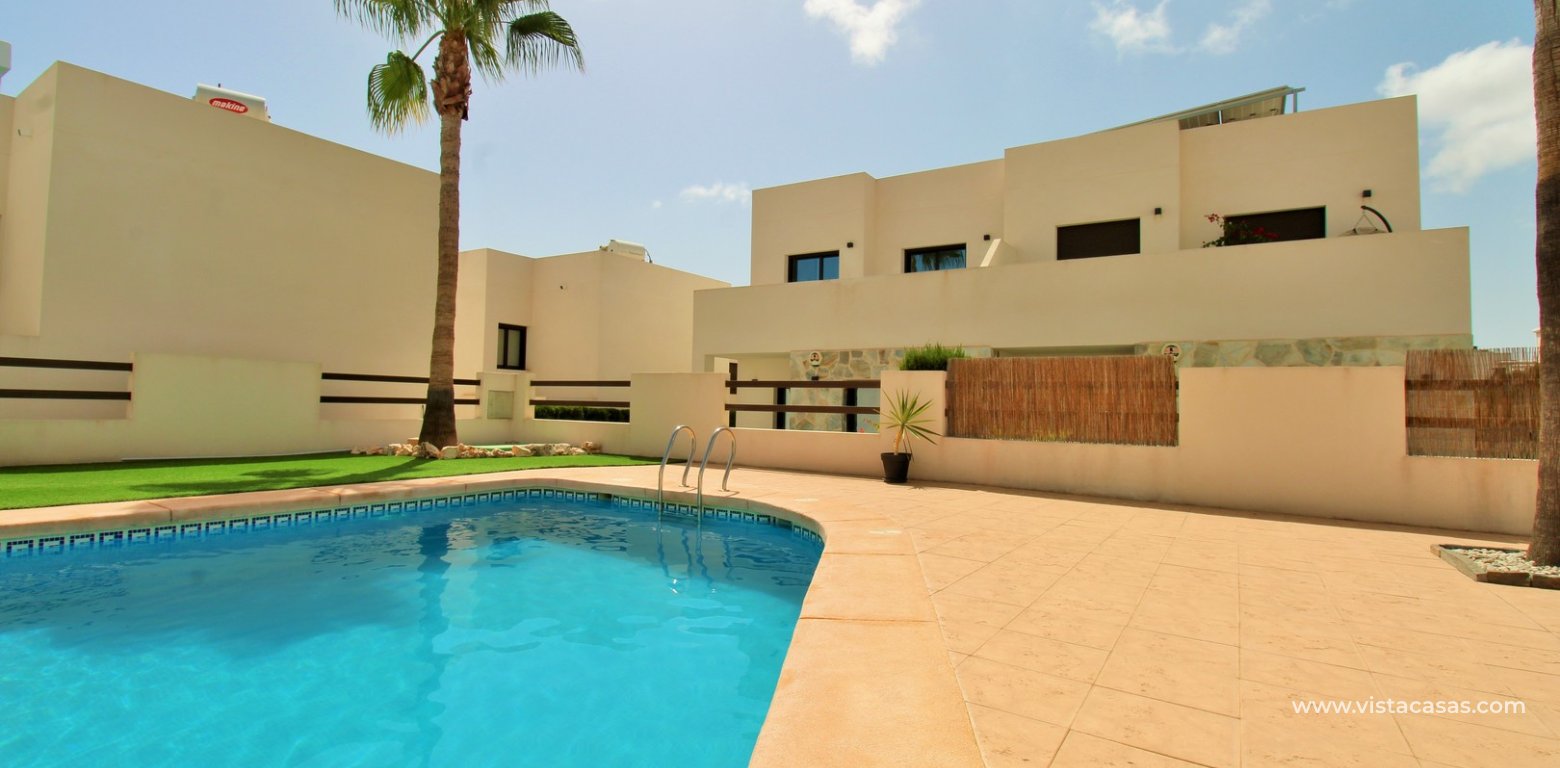 Modern 3 Bed Townhouse in Ilios Pau 8 Villamartin swimming pool