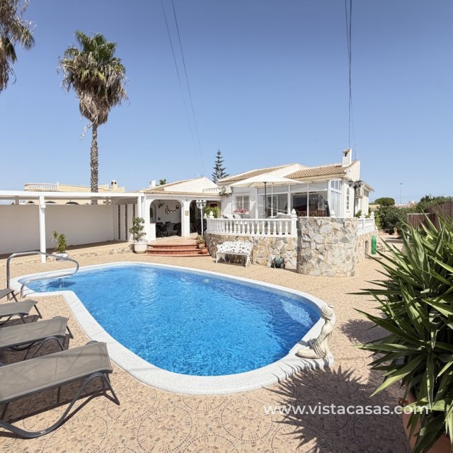 Villa - Sale - Torrevieja - San Luis