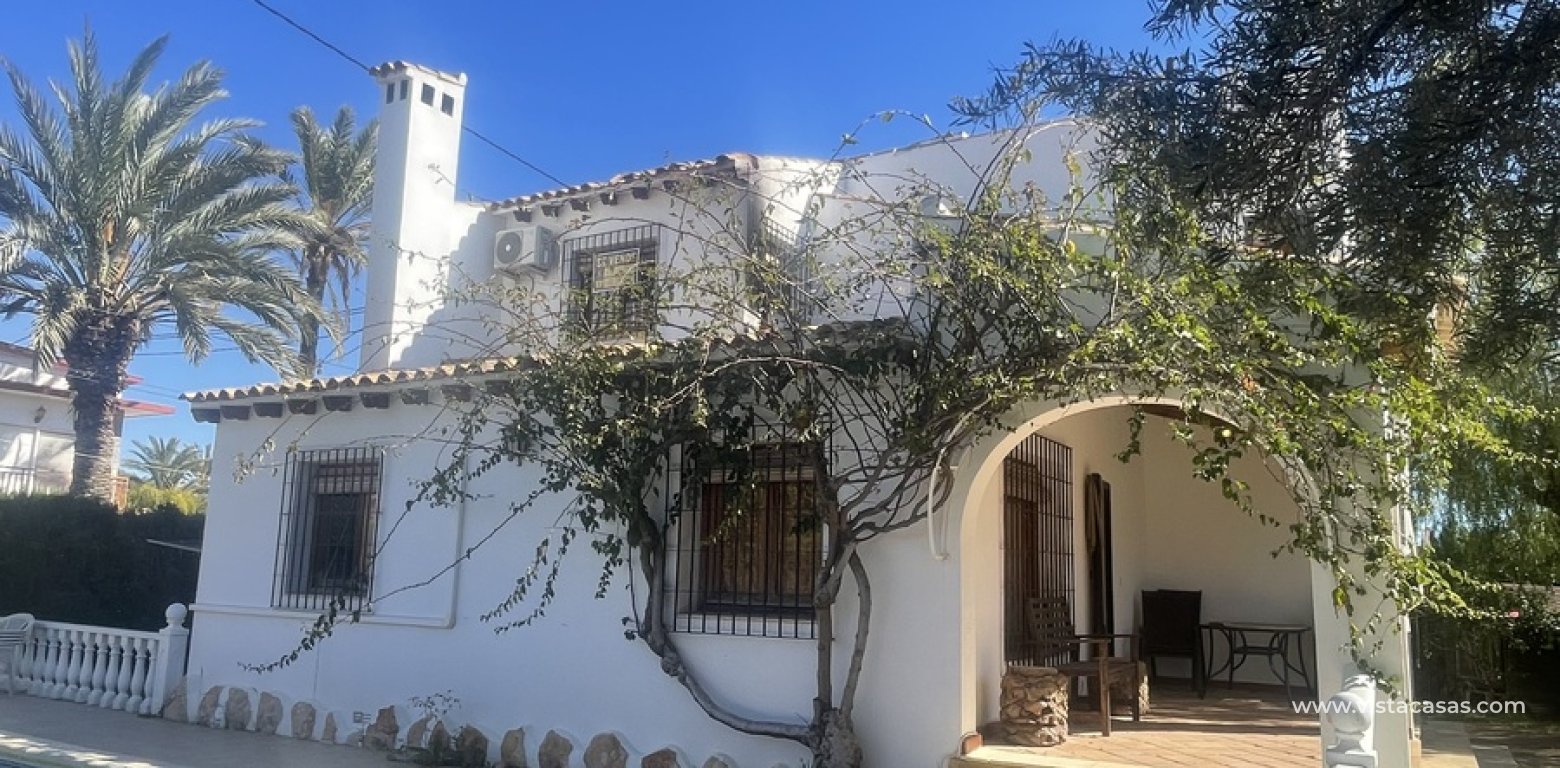 Resale - Villa - Cabo Roig