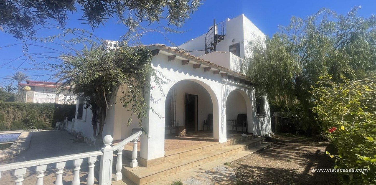 Resale - Villa - Cabo Roig