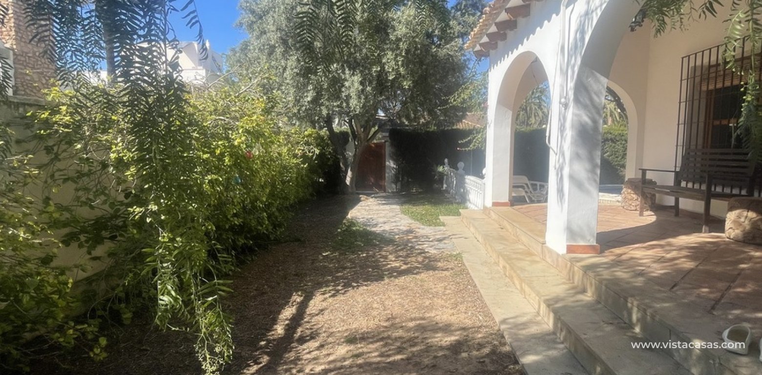 Resale - Villa - Cabo Roig