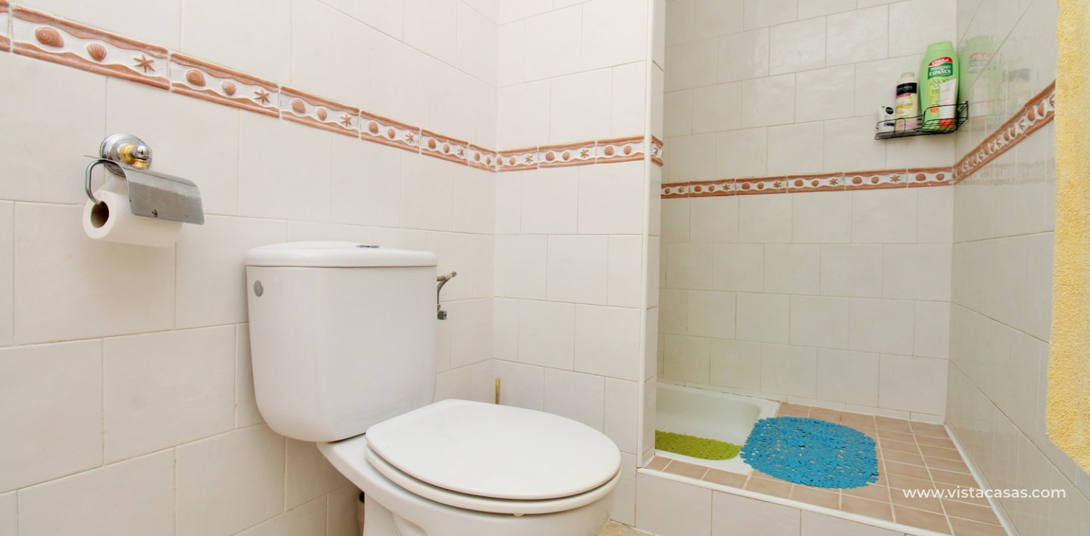 Villagolf Corner Penthouse For Sale in Villamartin Plaza en-suite bathroom shower