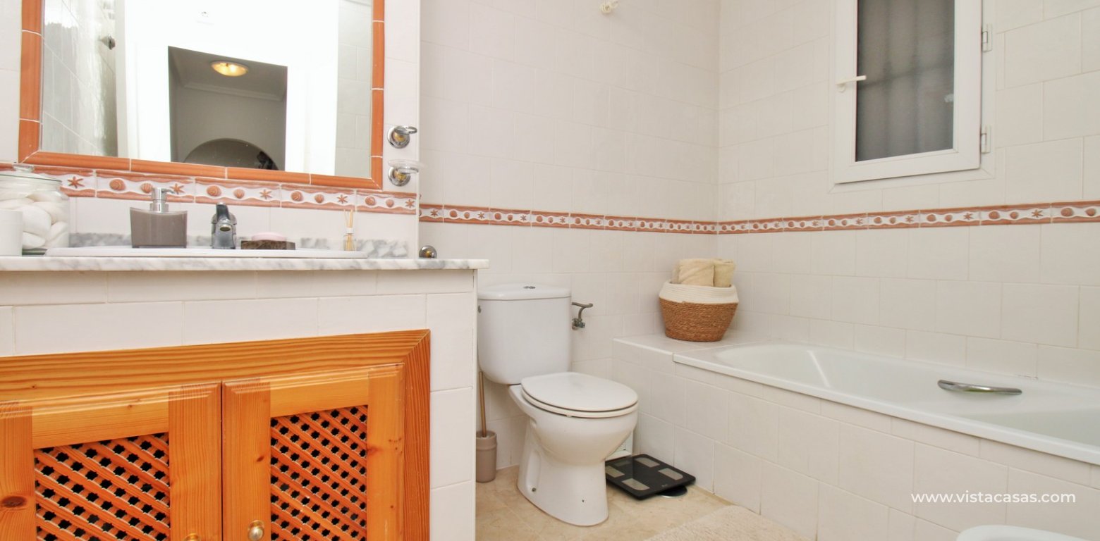 Villagolf Corner Penthouse For Sale in Villamartin Plaza bathroom