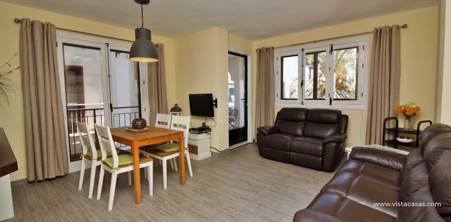 Apartment for sale with tourist licence in the Villamartin Plaza lounge