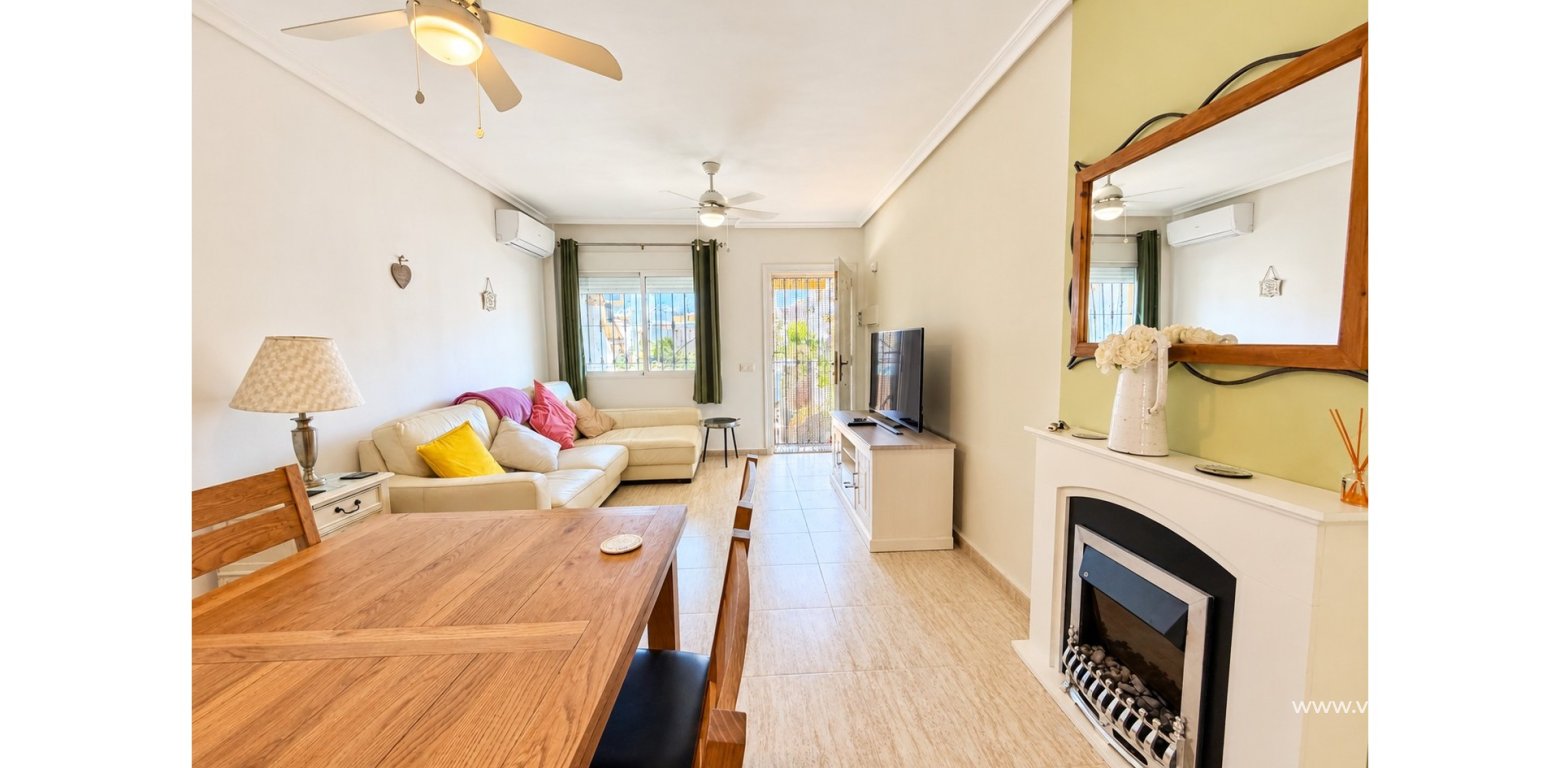 Sale - Townhouse - Daya Nueva