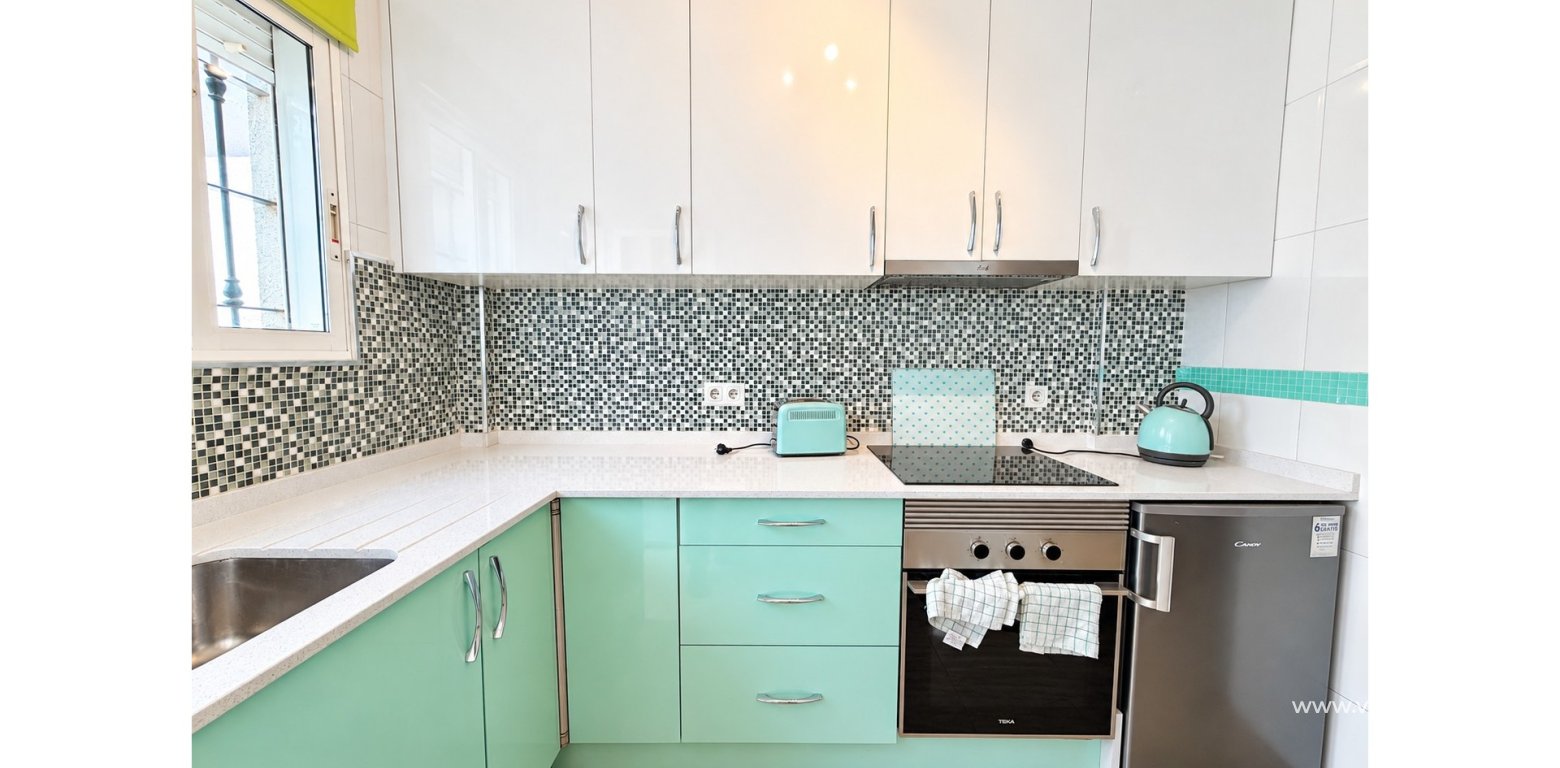 Sale - Townhouse - Daya Nueva