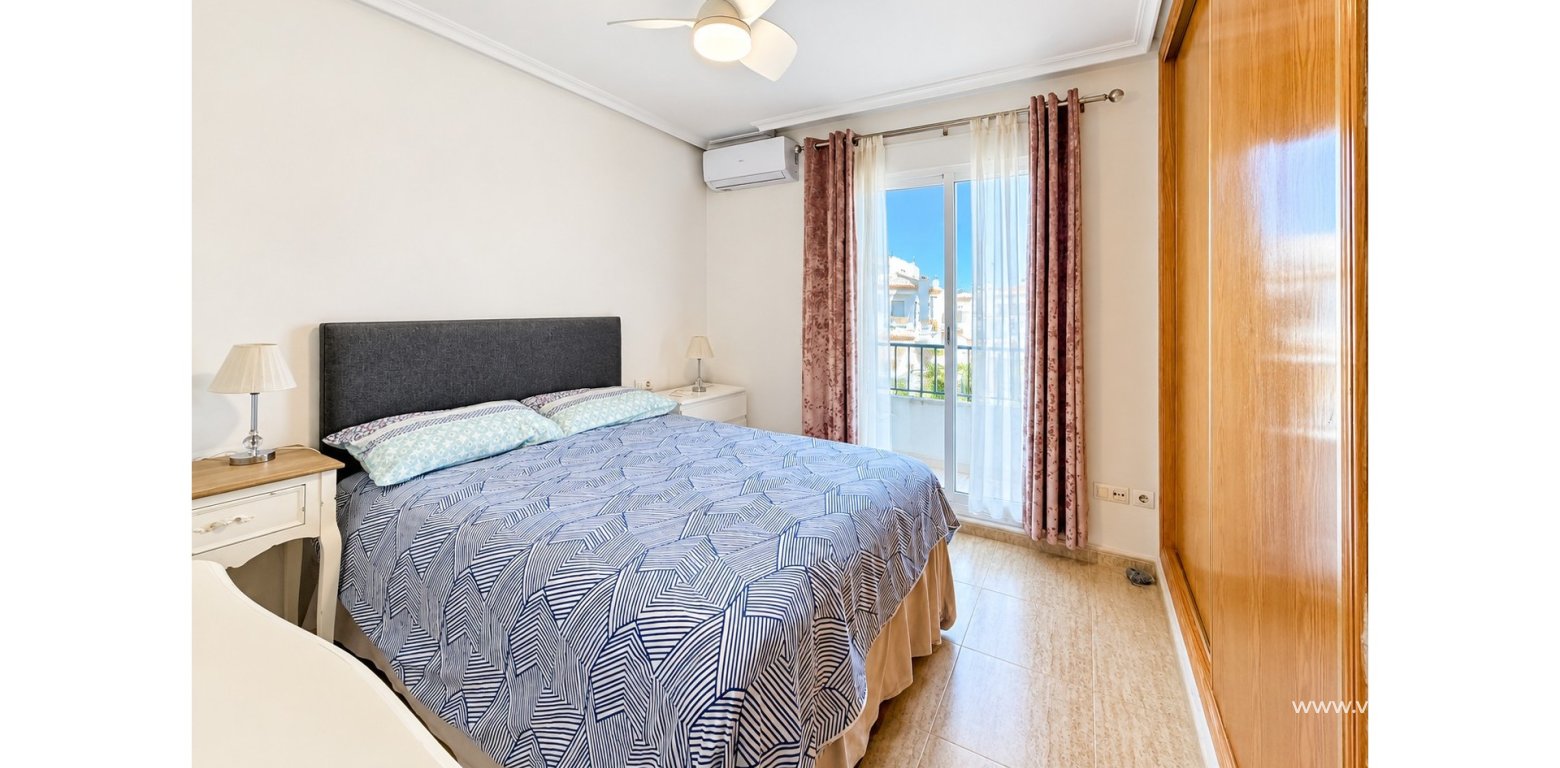 Sale - Townhouse - Daya Nueva