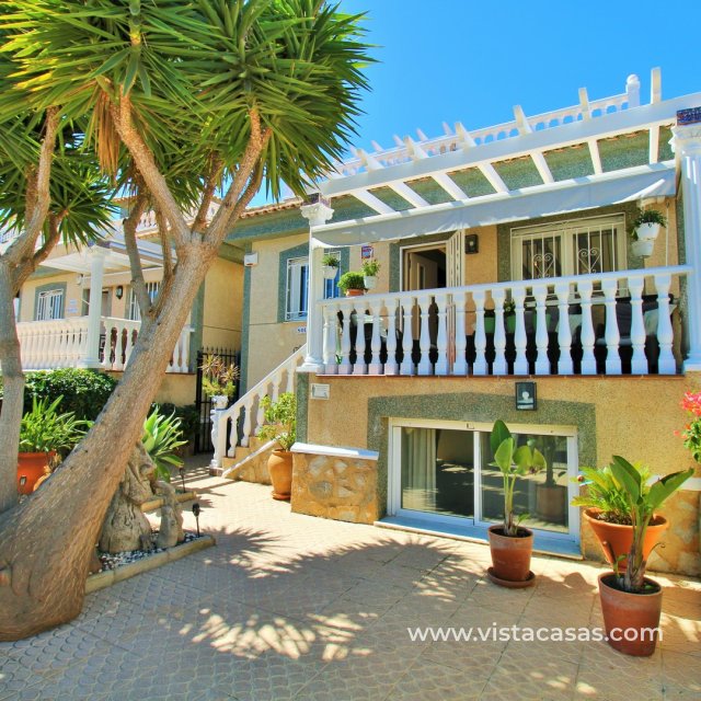 Villa - Sale - Villamartin - 