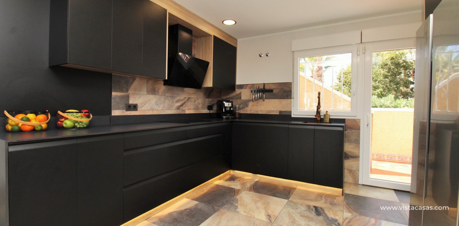 Fully renovated detached villa for sale in Las Violetas Villamartin kitchen