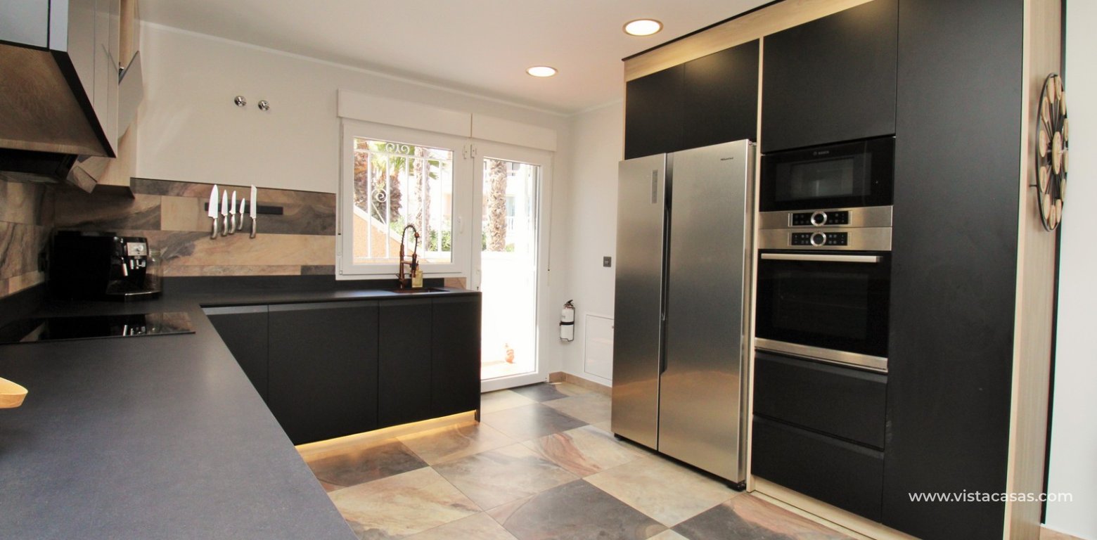 Fully renovated detached villa for sale in Las Violetas Villamartin kitchen 2