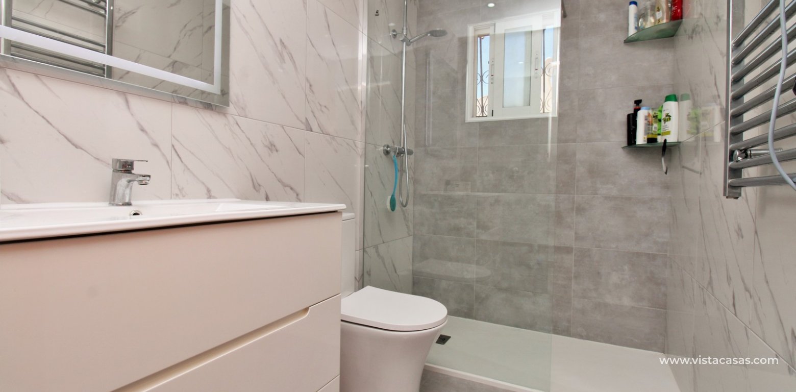 Detached villa in Villamartin with private pool and guest underbuild bathroom