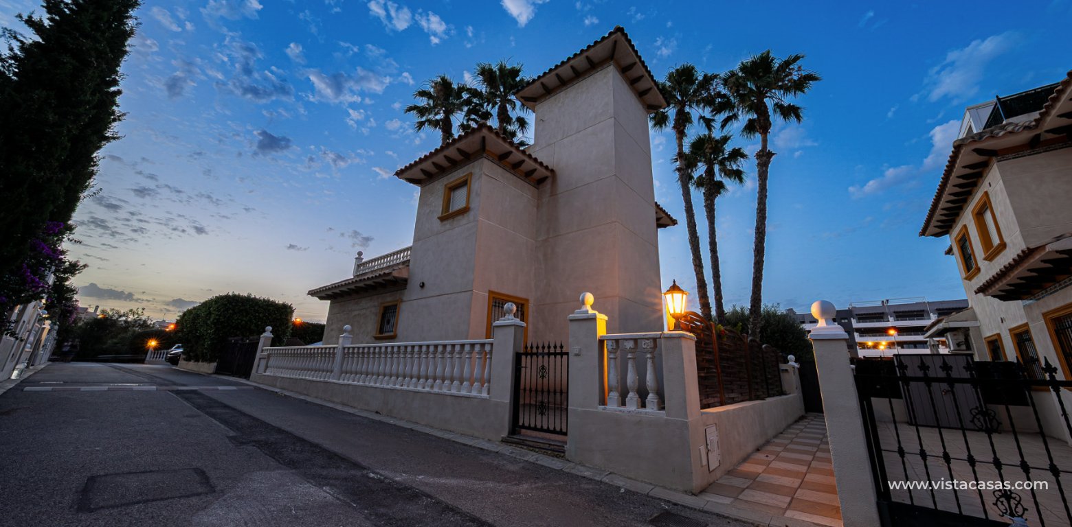 Resale - Villa - Playa Flamenca
