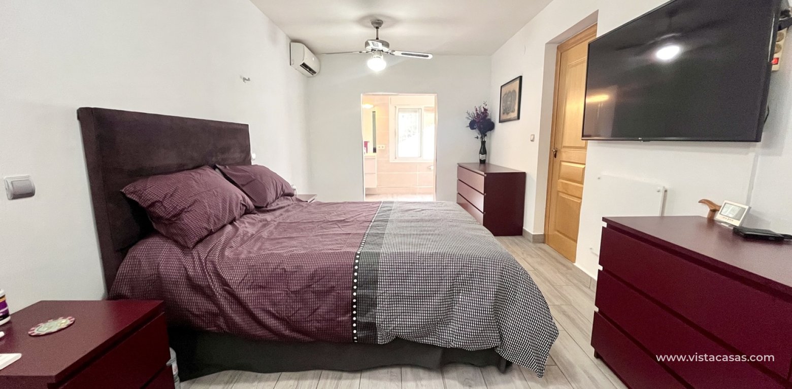Resale - Villa - Pinar de Campoverde
