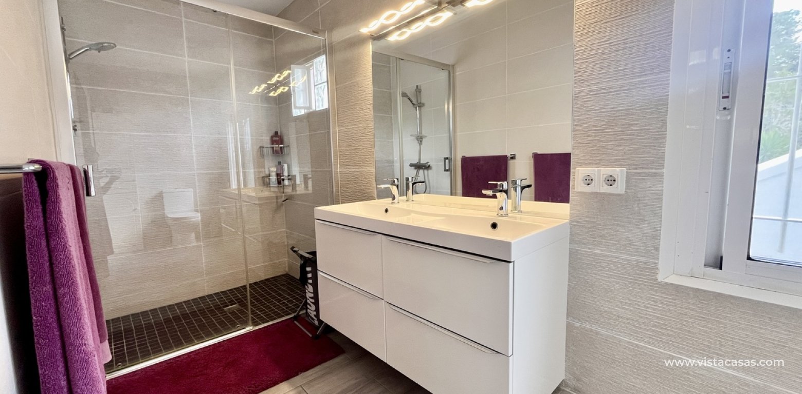 Resale - Villa - Pinar de Campoverde