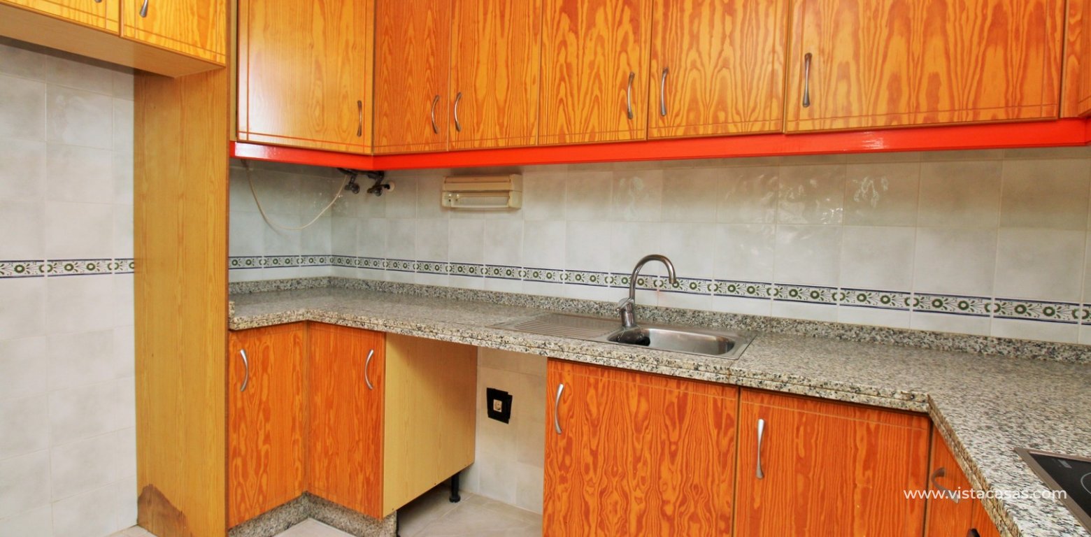 3 bedroom duplex apartment in Parque del Duque Playa Flamenca kitchen