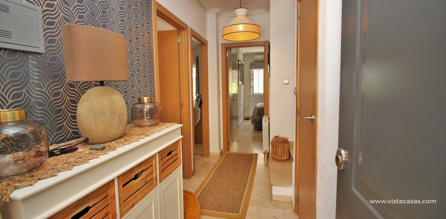 Detached villa for sale in Rioja V Los Dolses entrance hallway