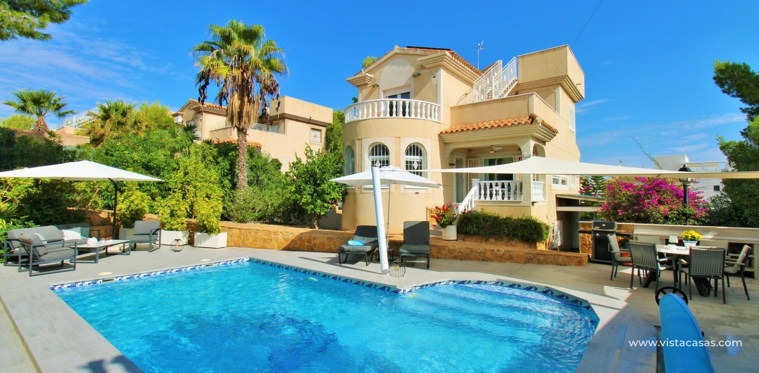 Resale - Villa - Villamartin