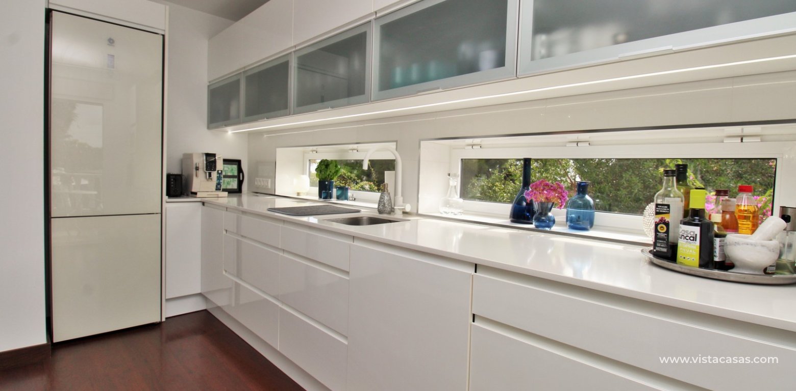 Resale - Villa - Villamartin