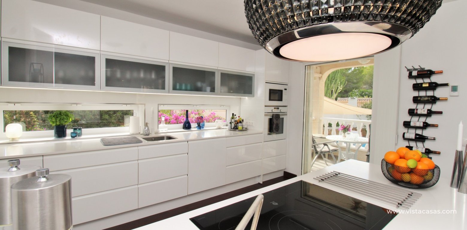 Resale - Villa - Villamartin