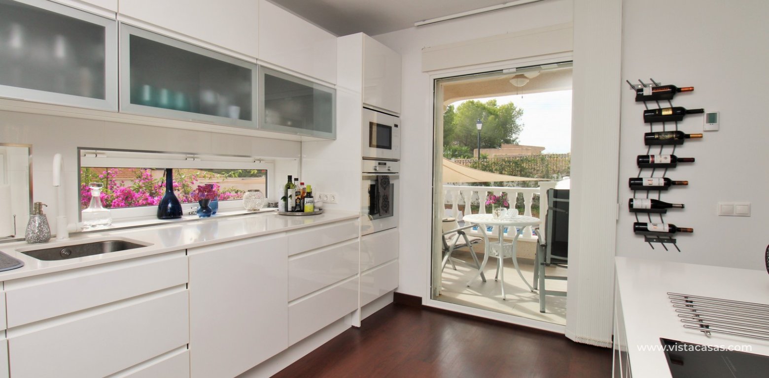 Resale - Villa - Villamartin