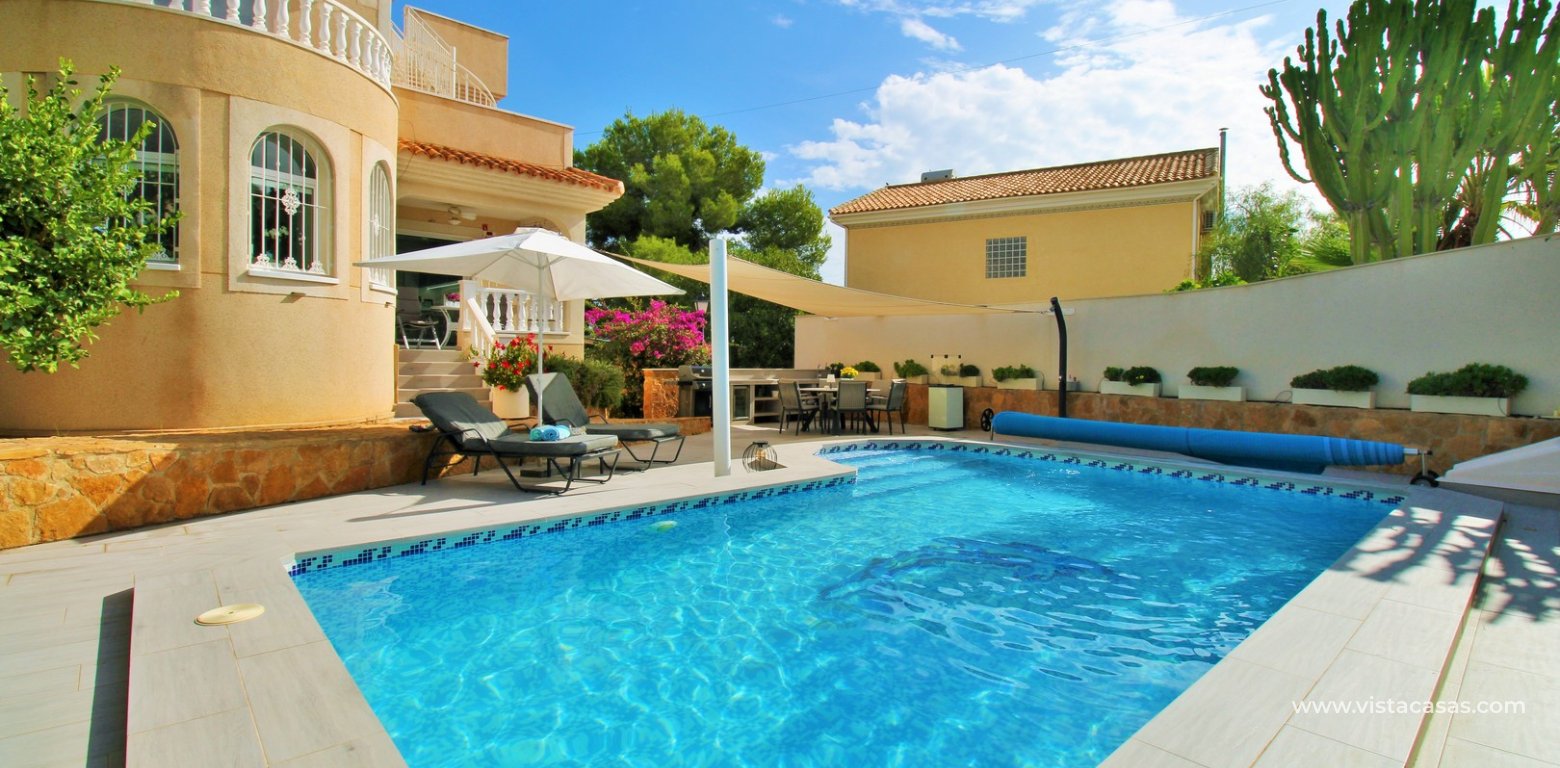 Resale - Villa - Villamartin