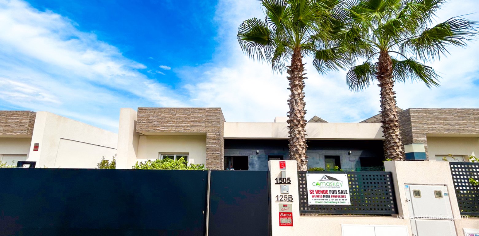 Sale - Villa - Algorfa - La Finca Golf Resort