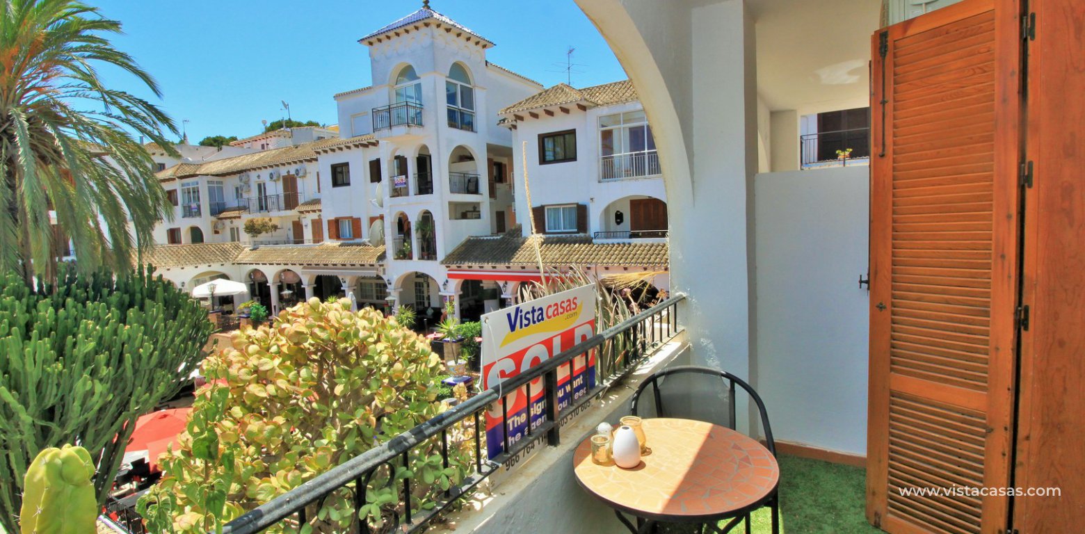 South facing studio apartment for sale in the Villamartin Plaza overlooking the square