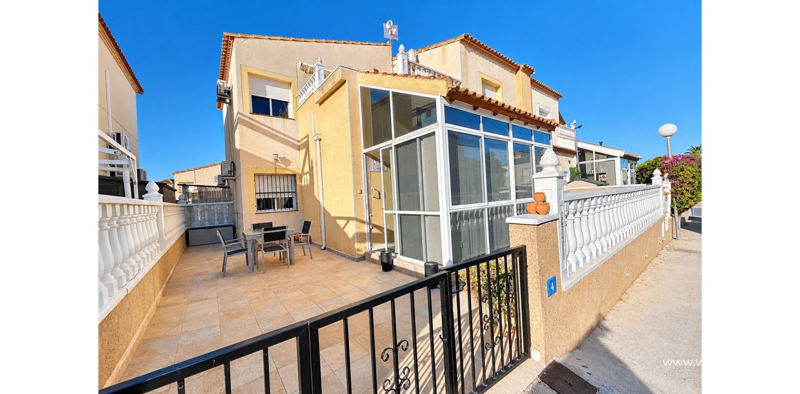 Sale - Townhouse - Algorfa