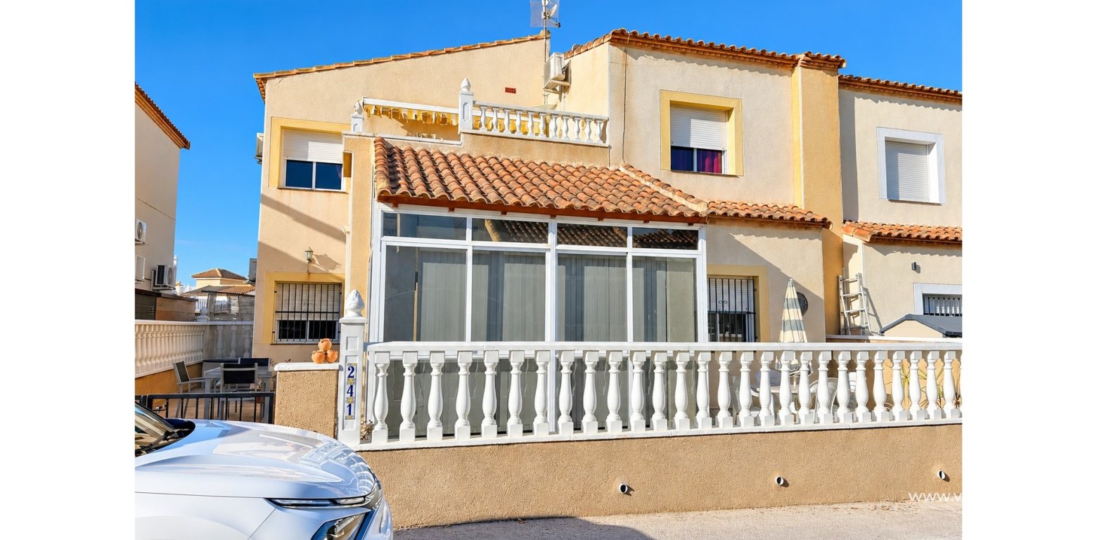 Sale - Townhouse - Algorfa